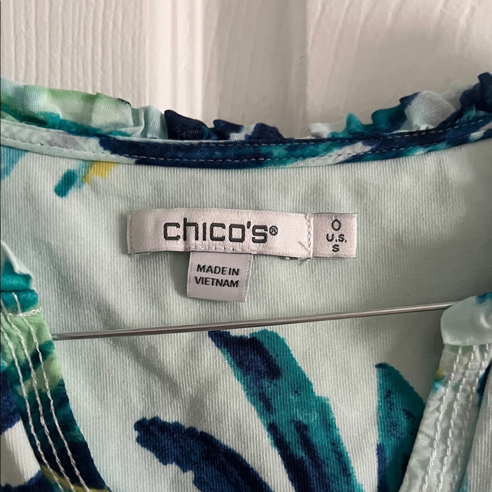 Chico's Aqua Tropical Leaf Pattern Short-Sleeve Blouse - size Small (Chico’s 0) - Picture 2 of 8